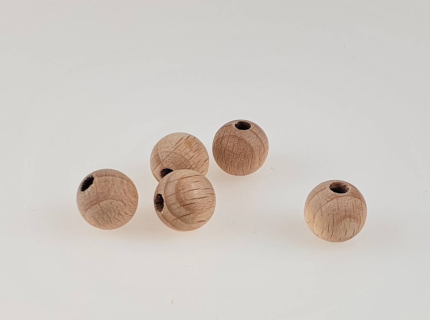 Holzkugeln Ø 15 mm, 4 mm Bohrung, 50 Stück Holzkugeln Ø 15 mm, 4 mm Bohrung, 50 Stück