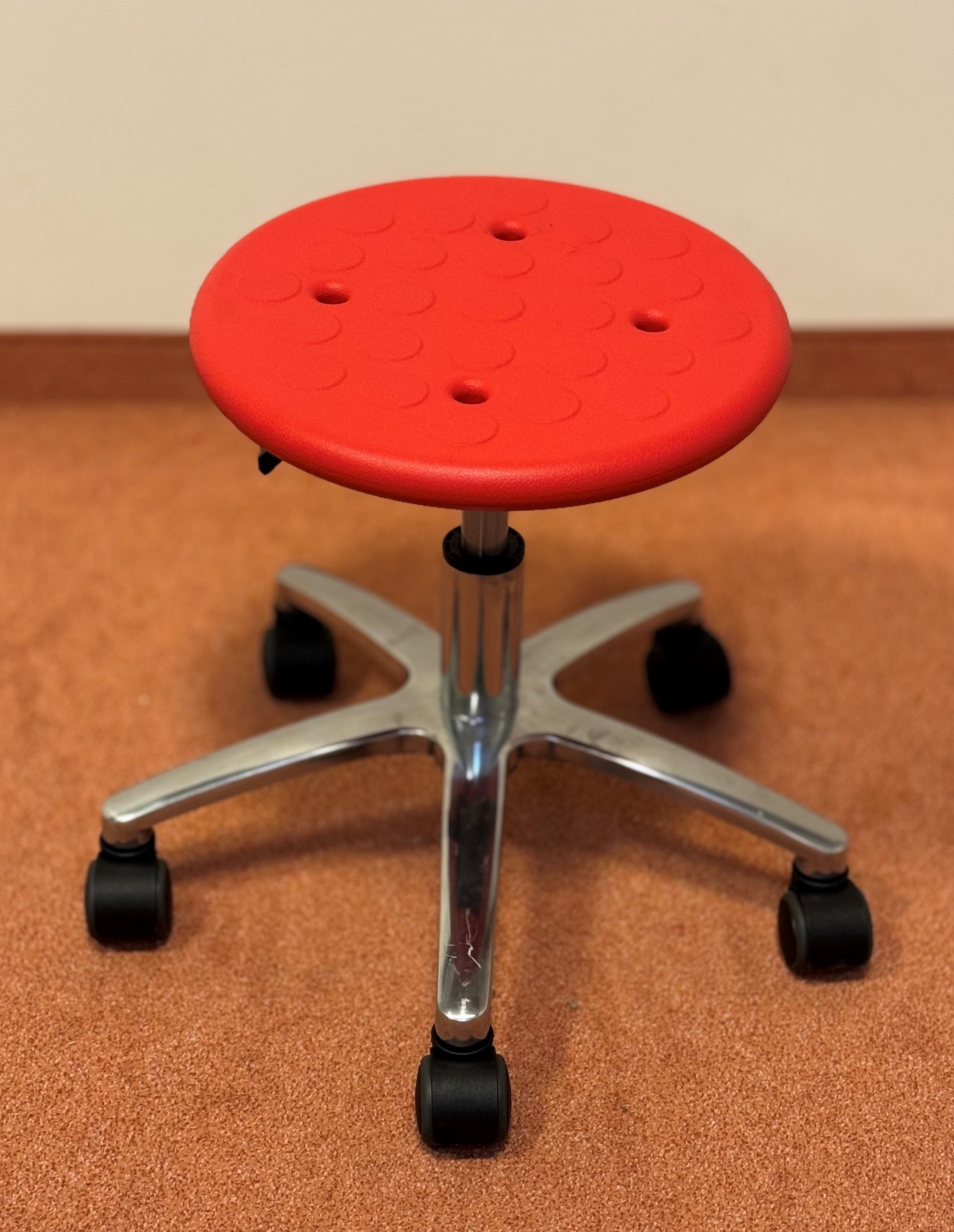2. Wahl: Slimpsit Hocker, 33-40 cm, rot 2. Wahl: Slimpsit Hocker, 33-40 cm, rot