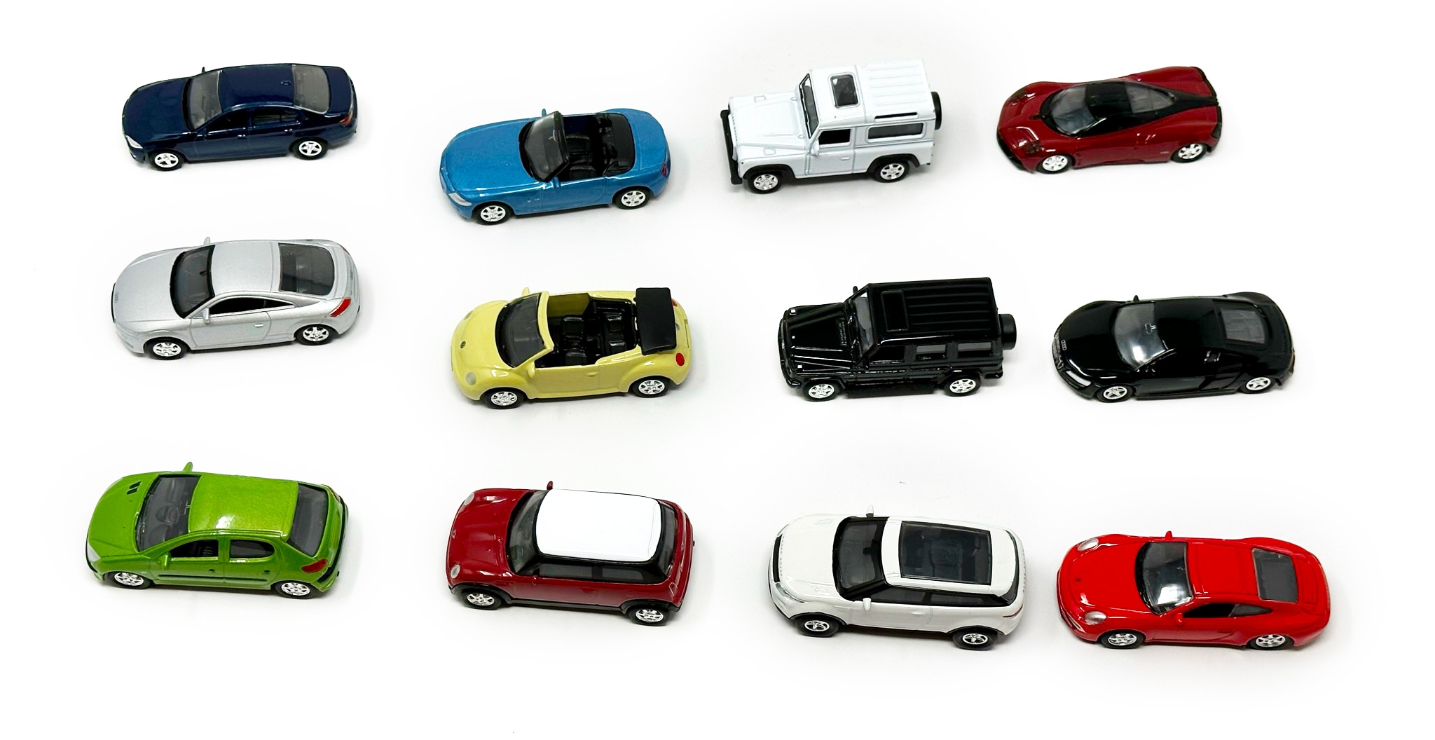 12 Spielzeugautos mit Rückzugmotor 12 Spielzeugautos mit Rückzugmotor