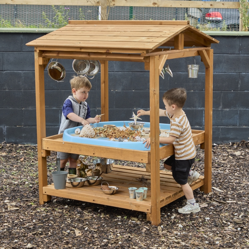 Cosy Spieltisch aus Holz mit Überdachung